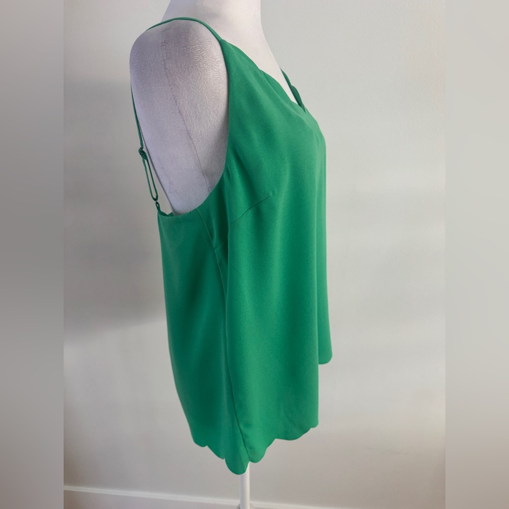 New! HALOGEN Green Scalloped Camisole Top medium - Picture 6 of 8